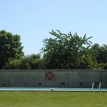 Pistoulet Holiday בית נופש Doeuil-sur-le-Mignon